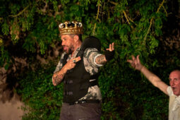 Les batteurs de pavés, Spectacle