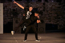 S'poart, Spectacle