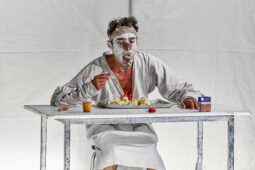 Spectacle, Typhus Bronx