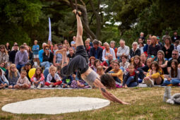 Camille Judic, Spectacle, Public