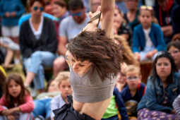 Camille Judic, Spectacle, Public