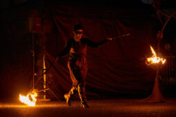 Efflanescence, Spectacle