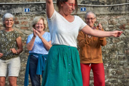 Spectacle, Public