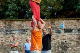 Spectacle, Public