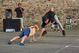 Spectacle, Public