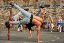 Spectacle