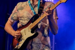 Concert, Clay and Friends