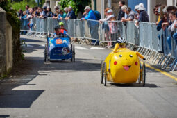 Voiture à pédales, Course, Pikachu, La folle