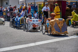 Voiture à pédales, Course, Toutankhamon, Vache, Bugatti, Sorcière