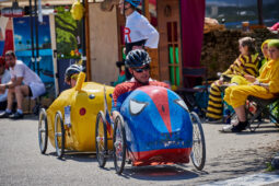 Voiture à pédales, Course, Spiderman, Pikachu