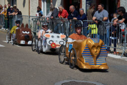 Voiture à pédales, Course, Toutankhamon, Vache, Rantanplan