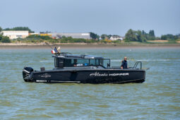 Débord de Loire, Evenement, Bateau