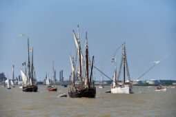 Débord de Loire, Evenement, Bateau