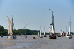 Débord de Loire, Evenement, Bateau