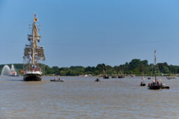 Débord de Loire, Evenement, Bateau