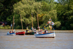 Débord de Loire, Evenement, Bateau