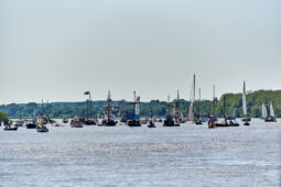Débord de Loire, Evenement, Bateau