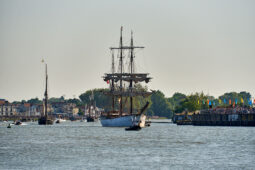 Débord de Loire, Evenement, Bateau