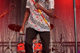 Concert, Positive Roots Band