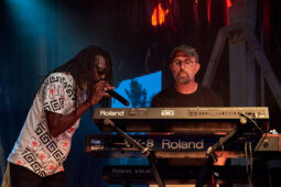 Concert, Positive Roots Band