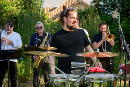 Concert, Pan Vaca