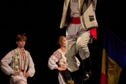 Folklore, Moldavie, Juventa (Moldavie), Spectacle