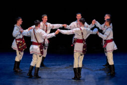 Folklore, Moldavie, Juventa (Moldavie), Spectacle