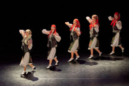 Folklore, Moldavie, Juventa (Moldavie), Spectacle