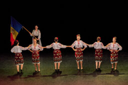 Folklore, Moldavie, Juventa (Moldavie), Spectacle