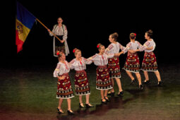 Folklore, Moldavie, Juventa (Moldavie), Spectacle