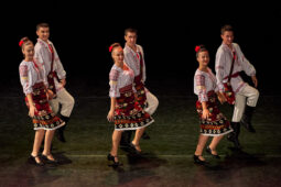 Folklore, Moldavie, Juventa (Moldavie), Spectacle