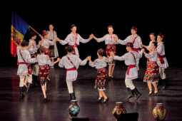Folklore, Moldavie, Juventa (Moldavie), Spectacle