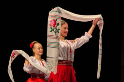 Folklore, Moldavie, Juventa (Moldavie), Spectacle