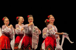 Folklore, Moldavie, Juventa (Moldavie), Spectacle