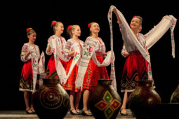 Folklore, Moldavie, Juventa (Moldavie), Spectacle