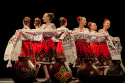 Folklore, Moldavie, Juventa (Moldavie), Spectacle