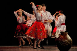 Folklore, Moldavie, Juventa (Moldavie), Spectacle