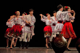 Folklore, Moldavie, Juventa (Moldavie), Spectacle