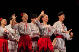 Folklore, Moldavie, Juventa (Moldavie), Spectacle
