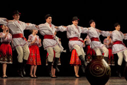 Folklore, Moldavie, Juventa (Moldavie), Spectacle