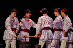 Folklore, Moldavie, Juventa (Moldavie), Spectacle