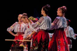 Folklore, Moldavie, Juventa (Moldavie), Spectacle