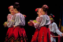 Folklore, Moldavie, Juventa (Moldavie), Spectacle