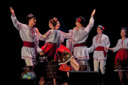 Folklore, Moldavie, Juventa (Moldavie), Spectacle