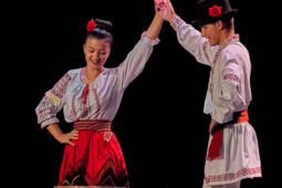 Folklore, Moldavie, Juventa (Moldavie), Spectacle