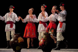 Folklore, Moldavie, Juventa (Moldavie), Spectacle