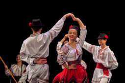 Folklore, Moldavie, Juventa (Moldavie), Spectacle