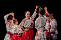 Folklore, Moldavie, Juventa (Moldavie), Spectacle