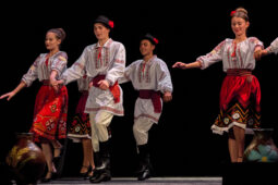 Folklore, Moldavie, Juventa (Moldavie), Spectacle