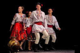 Folklore, Moldavie, Juventa (Moldavie), Spectacle